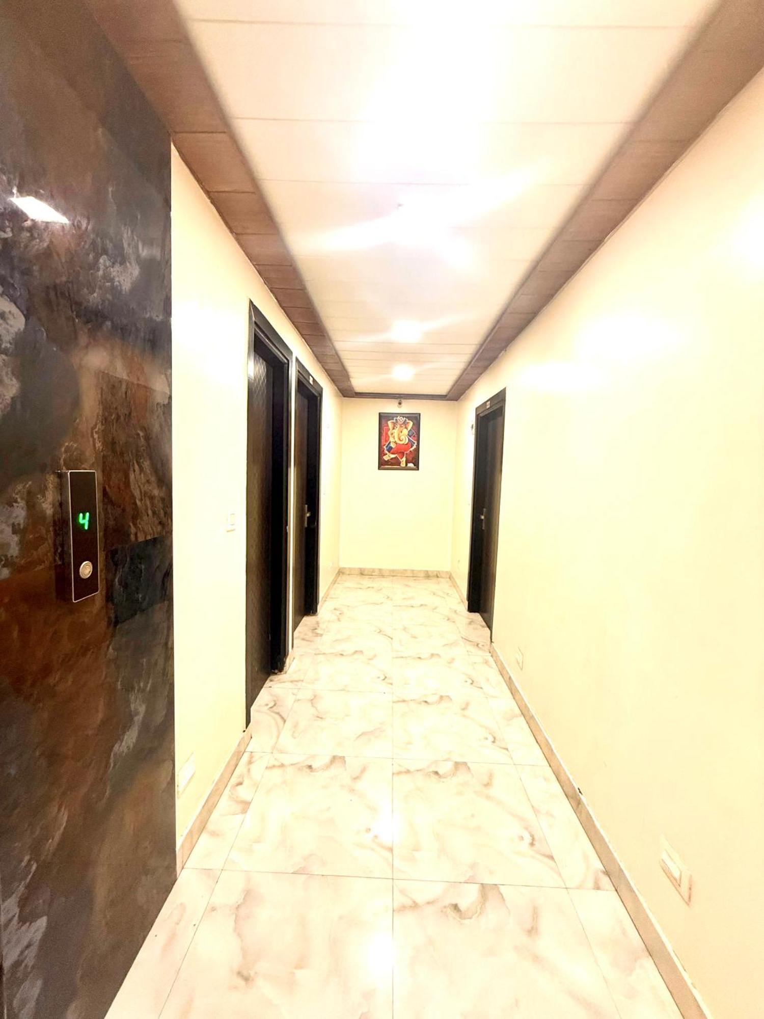 Hotel Tej International Plaza Near Igi Airport Delhi Нью-Делі Екстер'єр фото